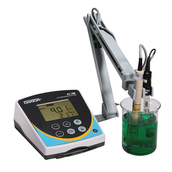 PH/CON 700 BENCHTOP METER  